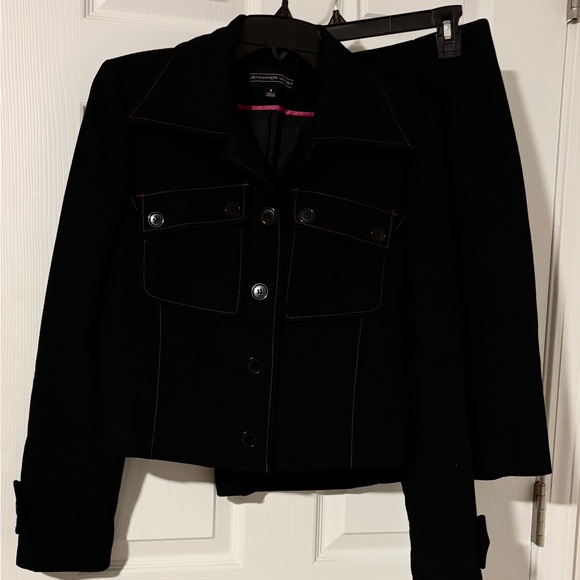 Women’s blazer skirt business suit, black with pink trim by Jennifer West size 6 - Picture 3 of 8